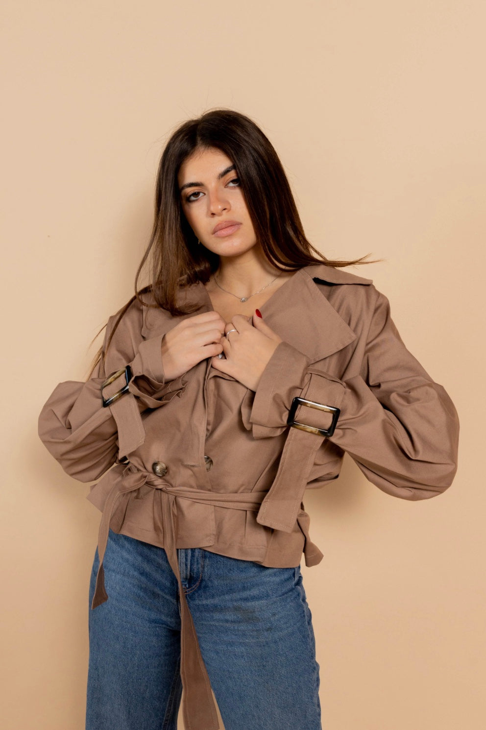 Every day-Trench jacket in cafe